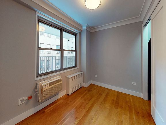 3rd image of 50 W 97th St APT 9B