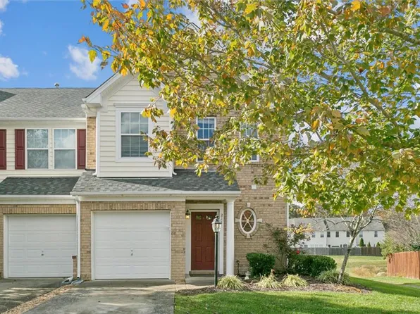 211 Emily Ln, Yorktown, VA 23690