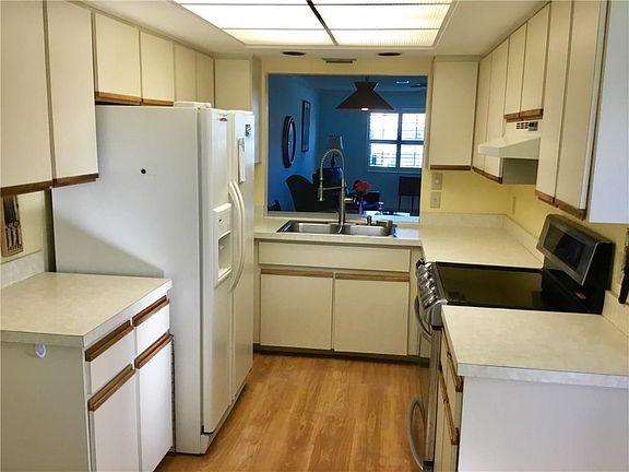 3rd image of 1801 Indian River Blvd Unit 6