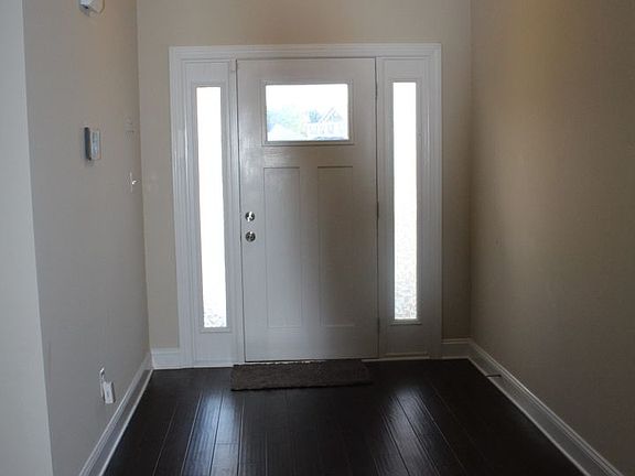 3rd image of 301 Joyland Dr
