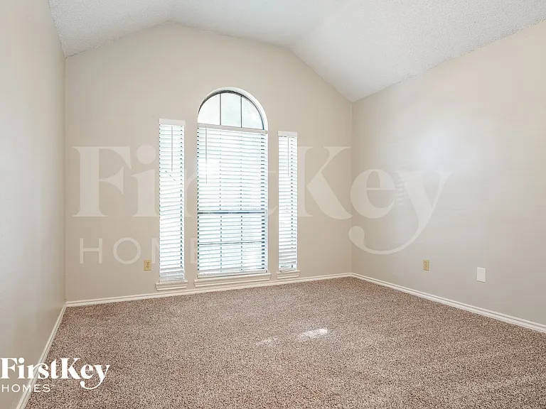 4742 Cornflower Dr — Photo 16
