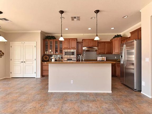 5th image of 22621 N Gibson Dr