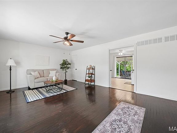 5th image of 6709 Village Square Dr
