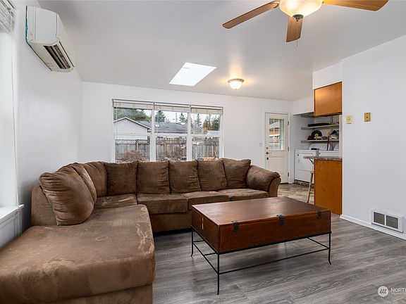 4th image of 3058 Glenhaven Drive