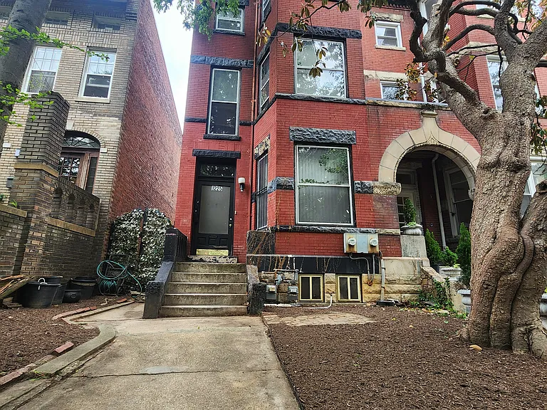 1225 Euclid St NW — Photo 2