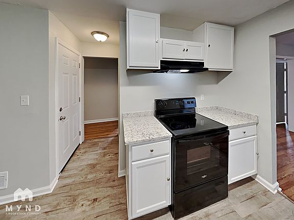 4th image of 940 Nelson Dr