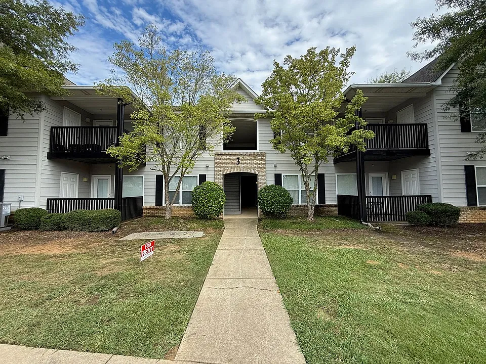 1385 S Donahue Dr #3204