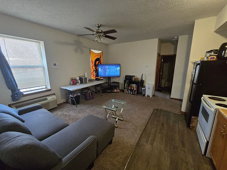 Swingle House Apartments — Photo 15