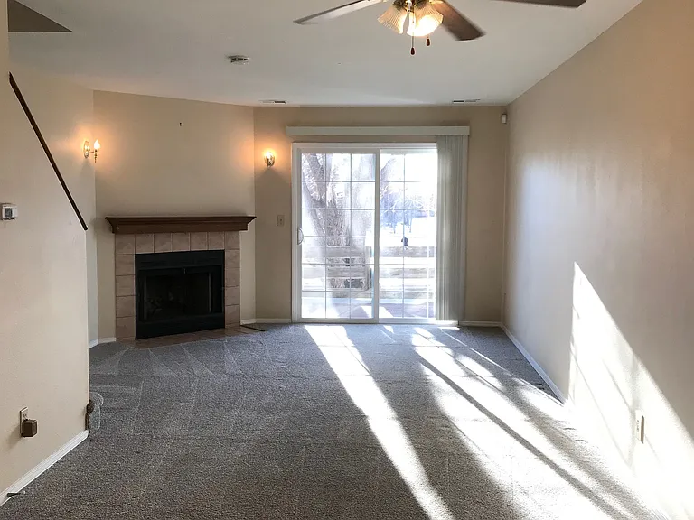 934 Tampico Ct — Photo 3