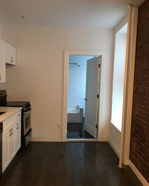 2nd image of 241 E 73rd St APT 1