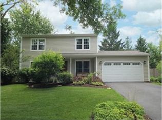 526 Carriage Hill Rd, Naperville, IL 60565