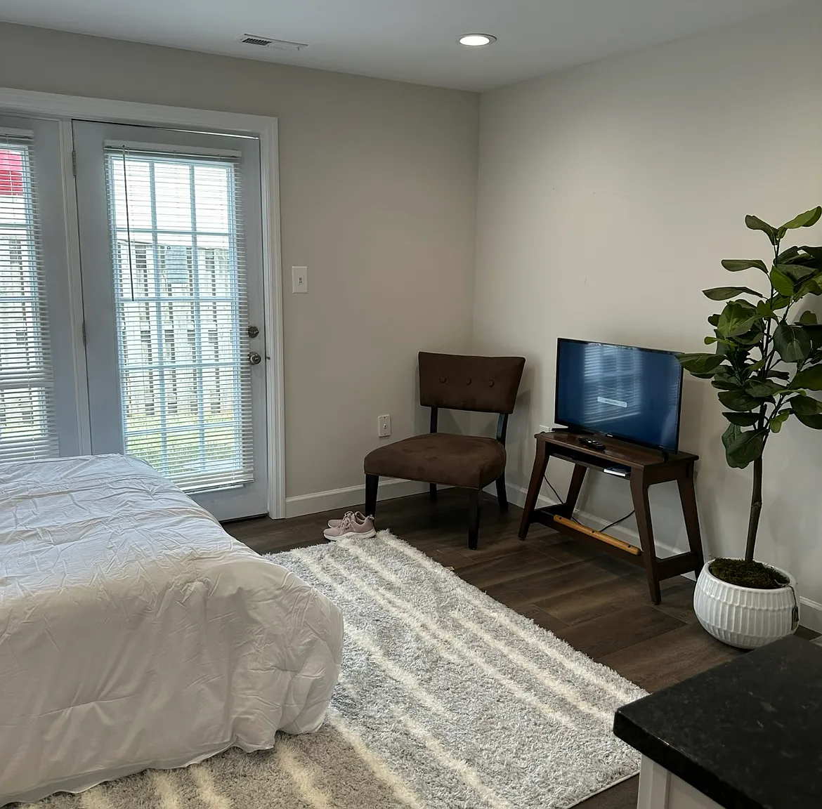 Shepperton Ter, Silver Spring — Photo 1