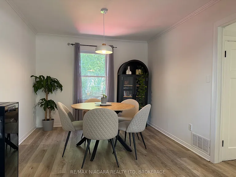 4354 5th Ave — Photo 8