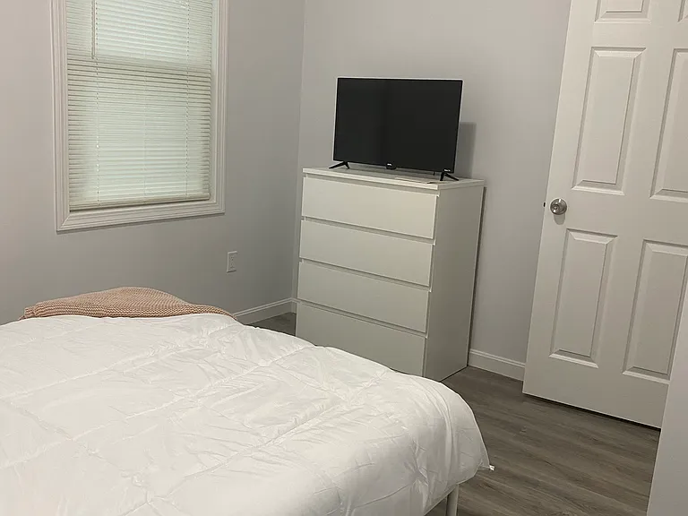 383 Academy Ave #2 — Photo 8