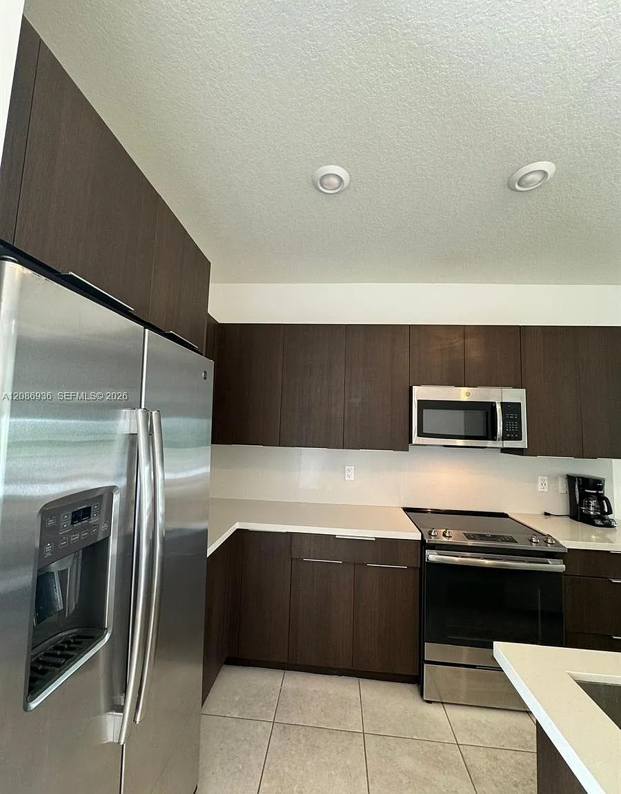 Urbana At The Residences — Photo 3