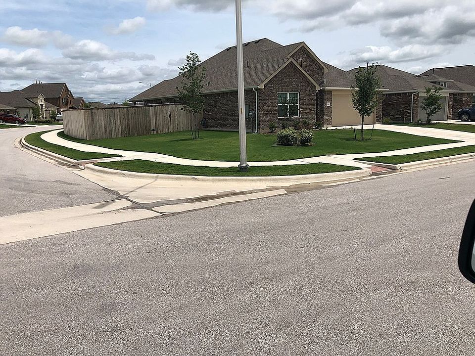 2nd image of 13700 Arbor