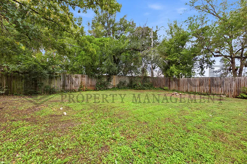 3 bed, 2.0 bath, 1489 sqft, $1,295 — Photo 3