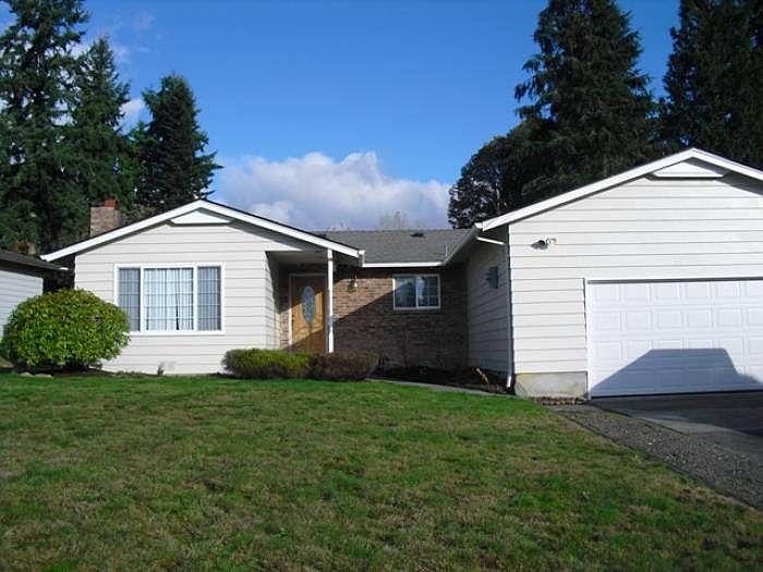 Large level lot
