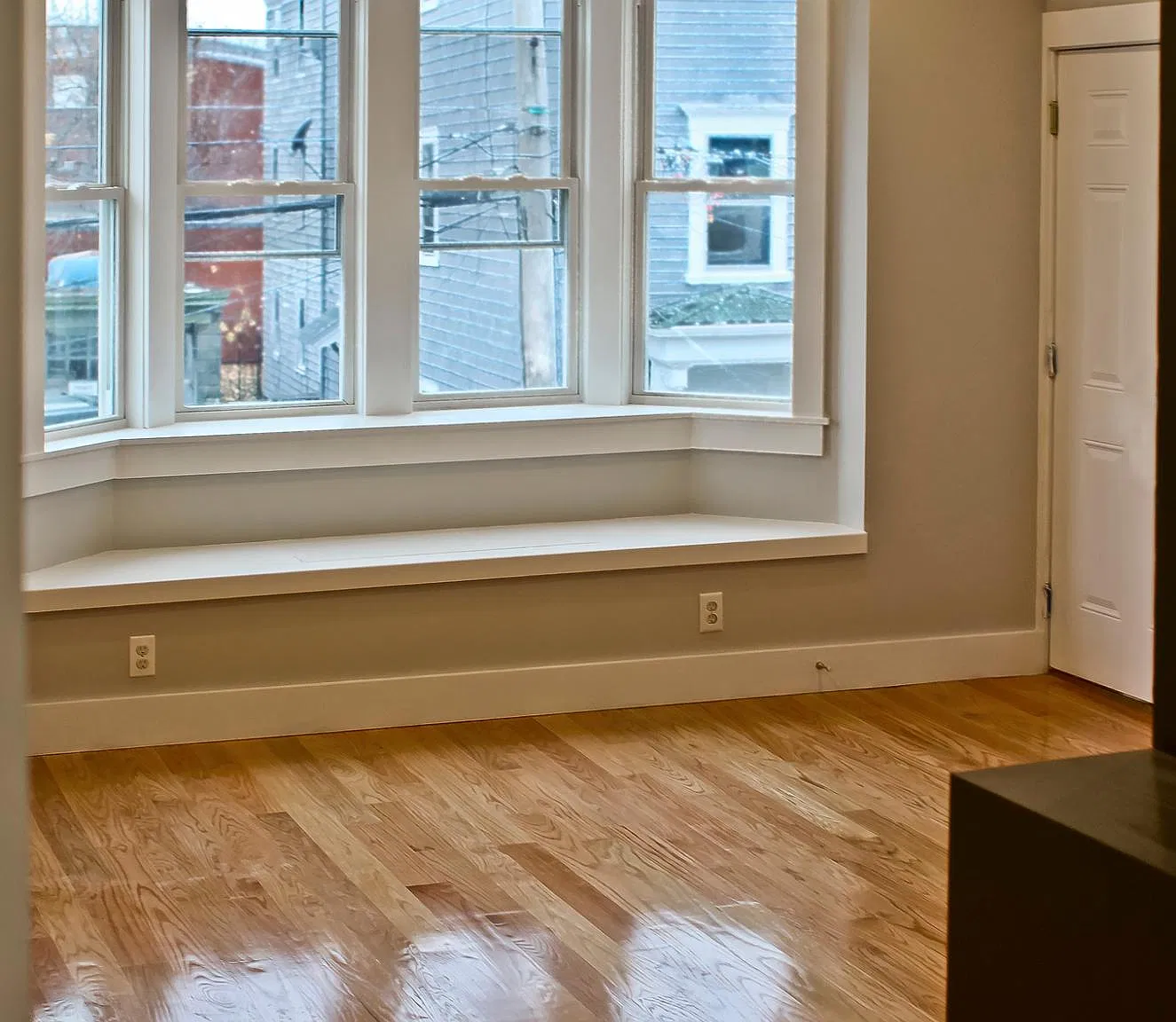 2 bed, 900 sqft, $2,100 — Photo 2