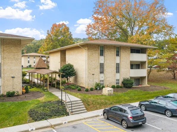 5260 Crossbow Cir Unit 13E, Roanoke, VA 24018