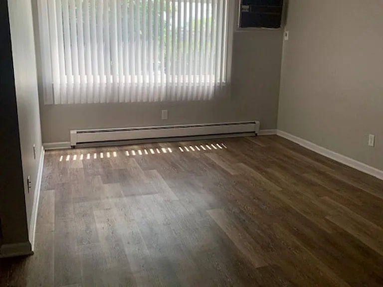 Canterbury Apartments - North Royal Oak — Photo 6