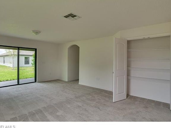 4th image of 374 Shadow Lakes Dr