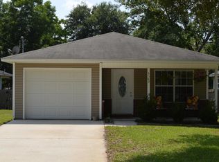 5162 Lake Dr S, Crestview, FL 32539