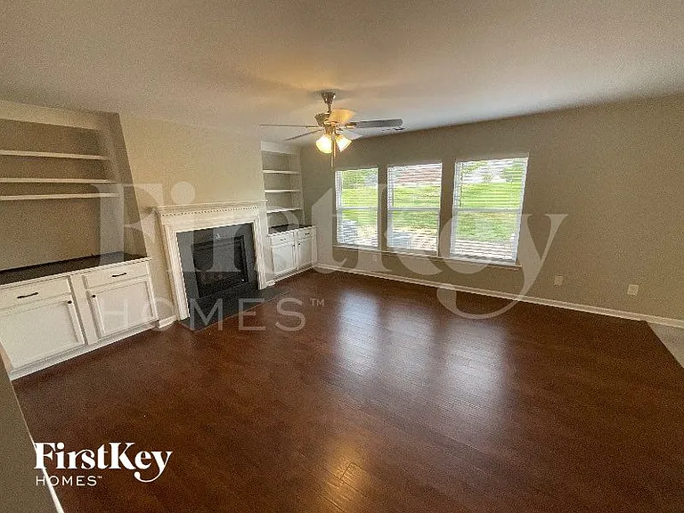 634 Conover Rd — Photo 3