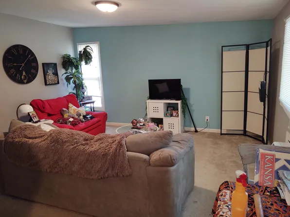 635 W 25th St #6, Lawrence, KS 66046