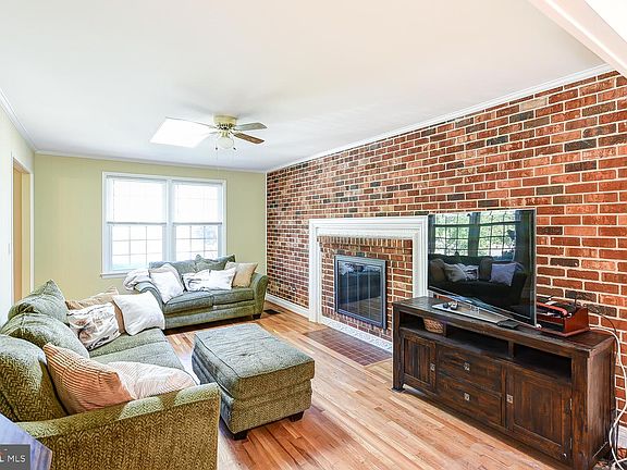 4th image of 6805 Columbia Pike