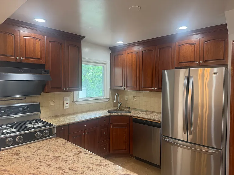 62 W McClellan Ave — Photo 8