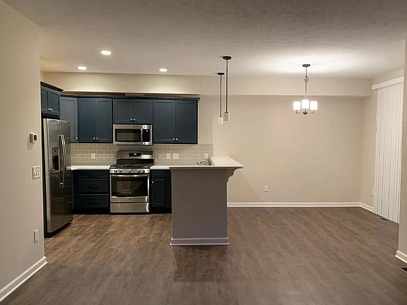 4th image of 2332 Fieldstone Dr #2332