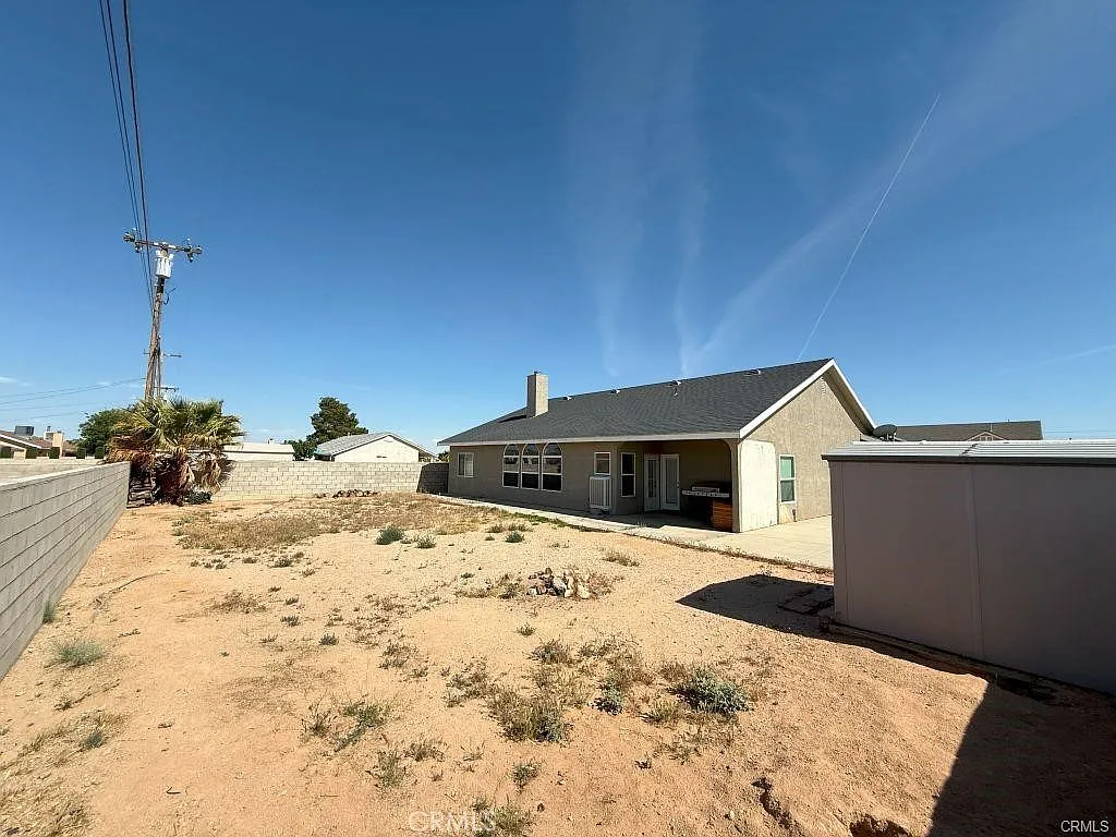 3 bed, 2.5 bath, 1796 sqft, $2,350 — Photo 4