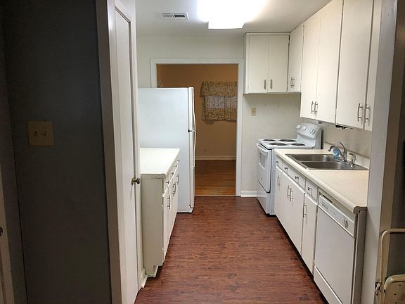 4th image of 527 Hilma St