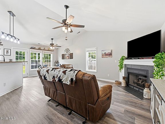 4th image of 192 Christy Drive