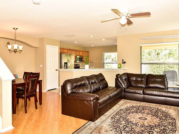 4th image of 2613 Oleander Lakes Dr