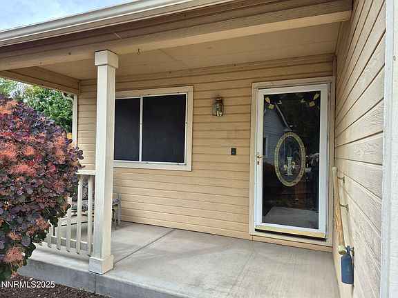 2nd image of 1480 Garden Glen Ct