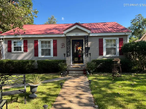 835 Catalpa St, Clarksdale, MS 38614