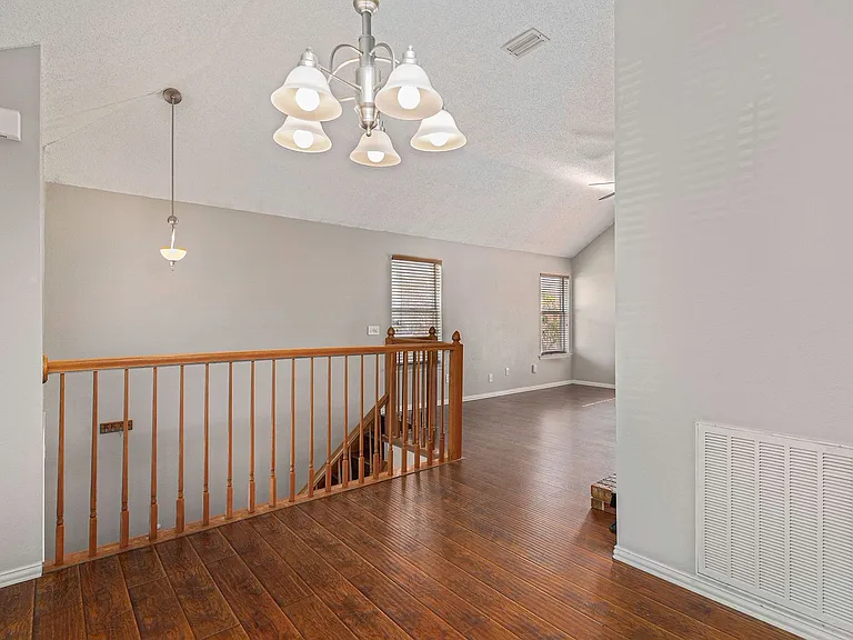 588 Lake Forest Dr — Photo 8