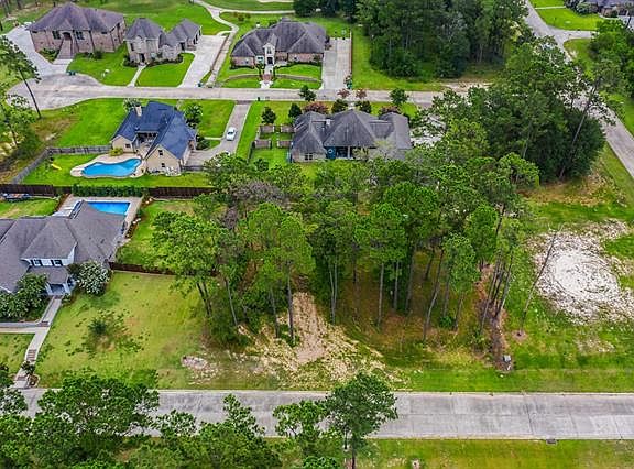 4th image of 2704 Masters Ct