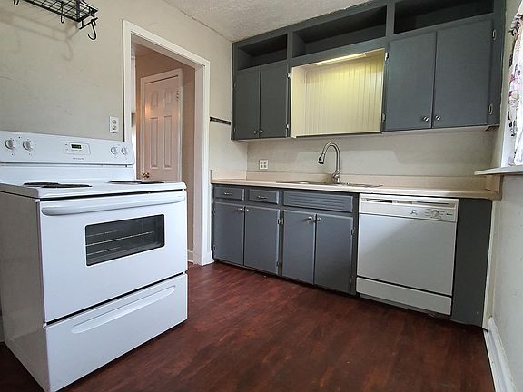 3rd image of 2100 Andover Ct