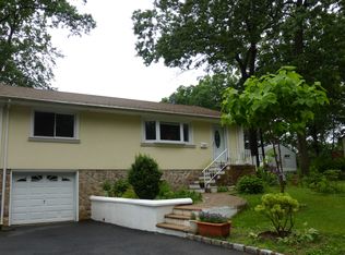 190 Beachwood Rd, Parsippany, NJ 07054