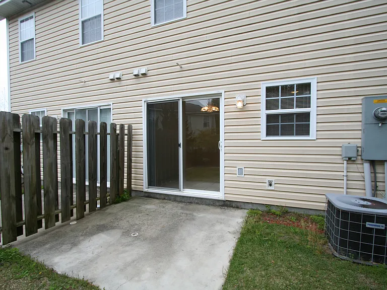 109 Marigold St #109 — Photo 12