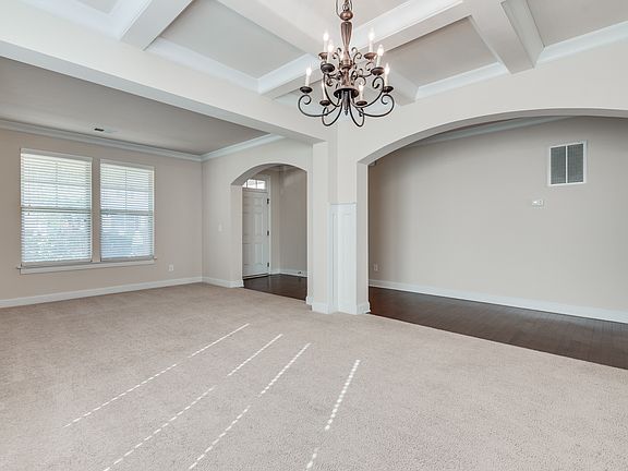 5th image of 396 Highbranch Cir
