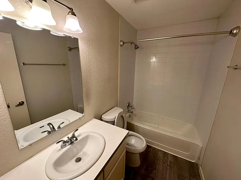 1429 Hyridge Cir — Photo 12