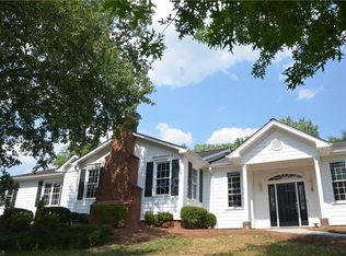 1350 Glen Oaks Rd, Clemmons, NC 27012