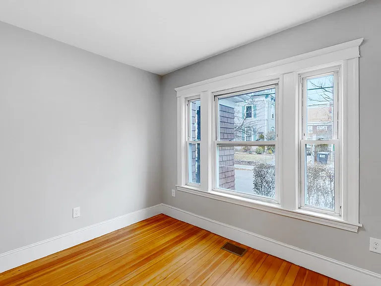 8 Brastow Ave #3L — Photo 9