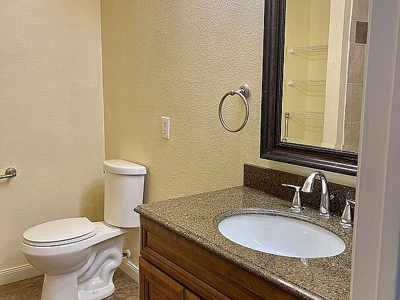 4th image of 2829 Bluffs Ct