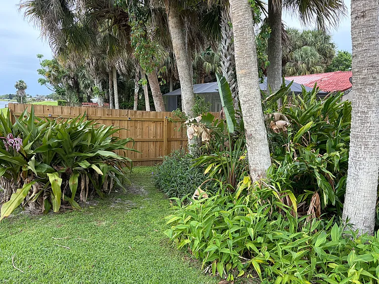 1825 SW Import Dr — Photo 8