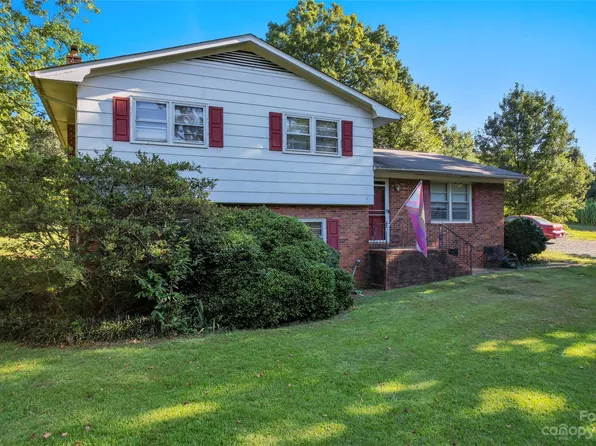 14811 Cumberland Dr, Charlotte, NC 28227